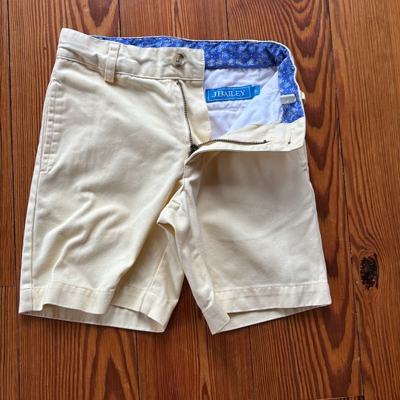 J. Bailey Boys Yellow Shorts Zipper And Button Side Slit Pockets Size 5 - Picture 8 of 8